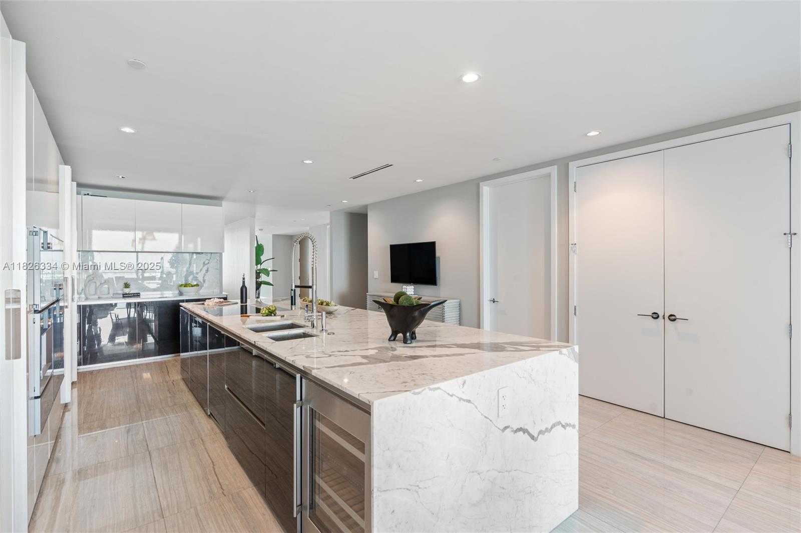 Small Image of 10203 COLLINS AVE #1603, Bal Harbour Number 14