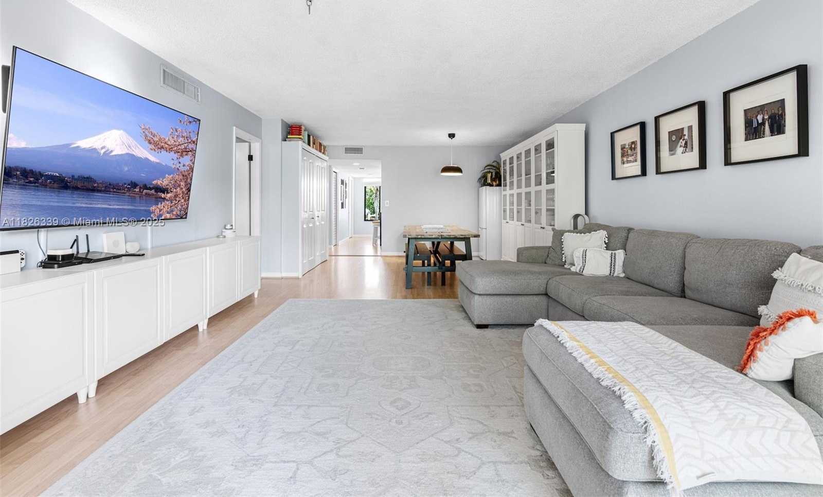 Small Image of 195 LAKEVIEW DR #205, Weston Number 14