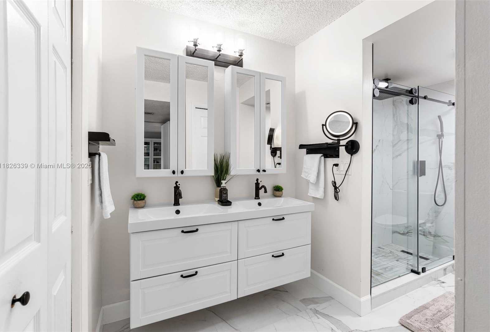 Small Image of 195 LAKEVIEW DR #205, Weston Number 16