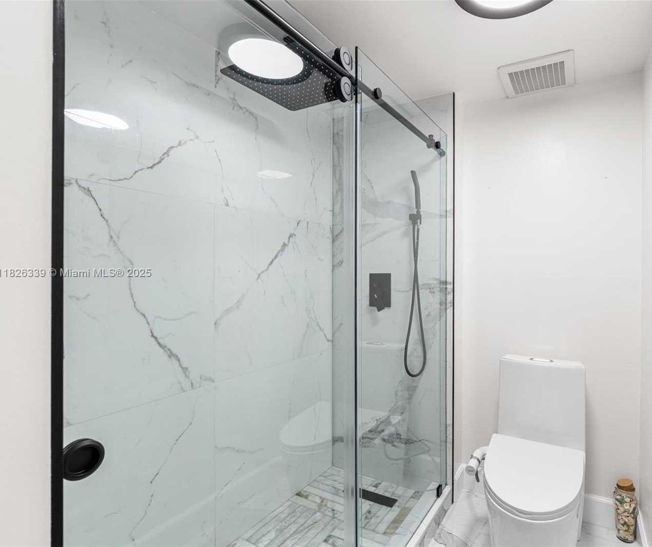 Small Image of 195 LAKEVIEW DR #205, Weston Number 17