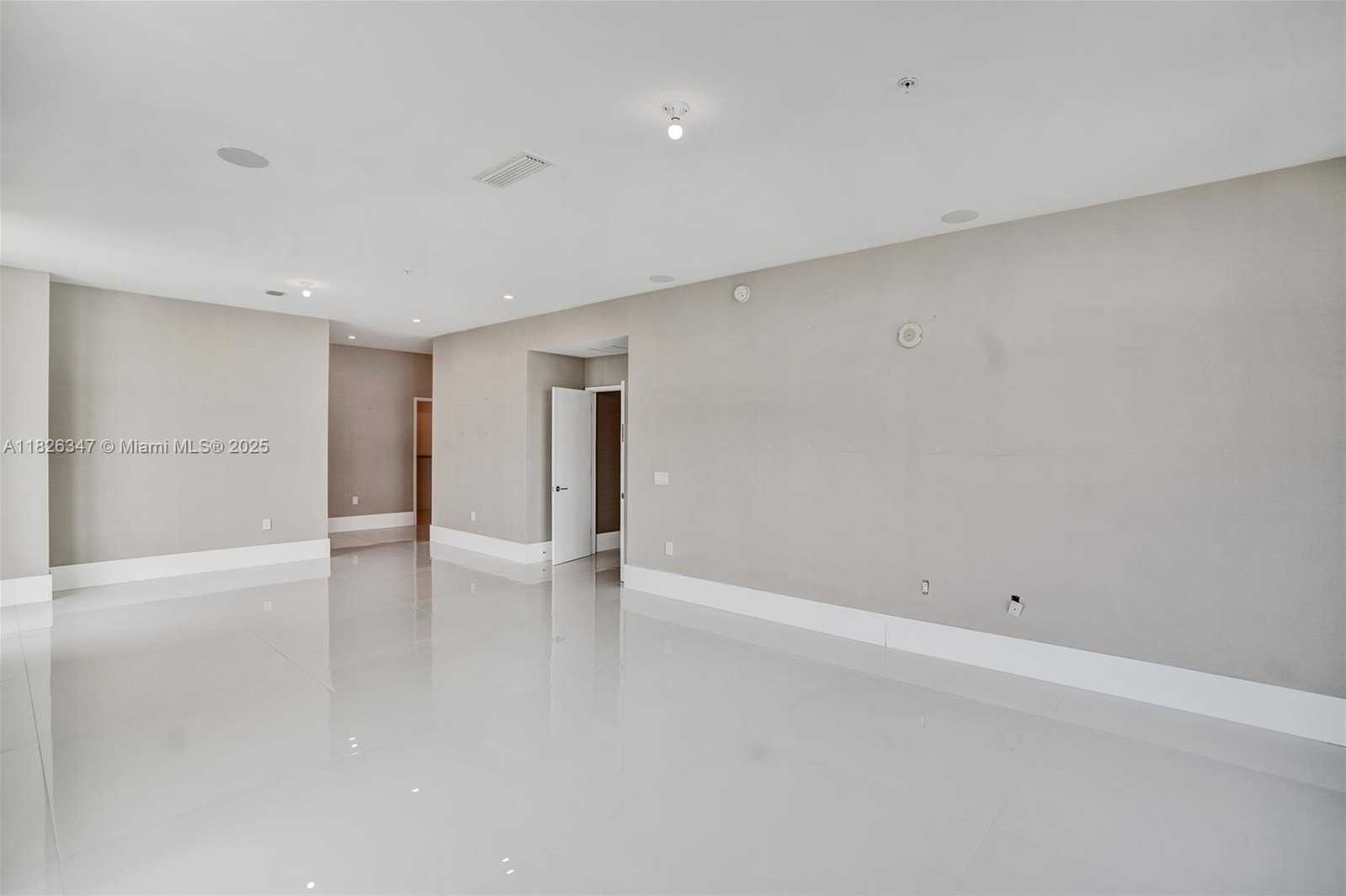Small Image of 300 SUNNY ISLES BLVD #4-TS-04, Sunny Isles Beach Number 31