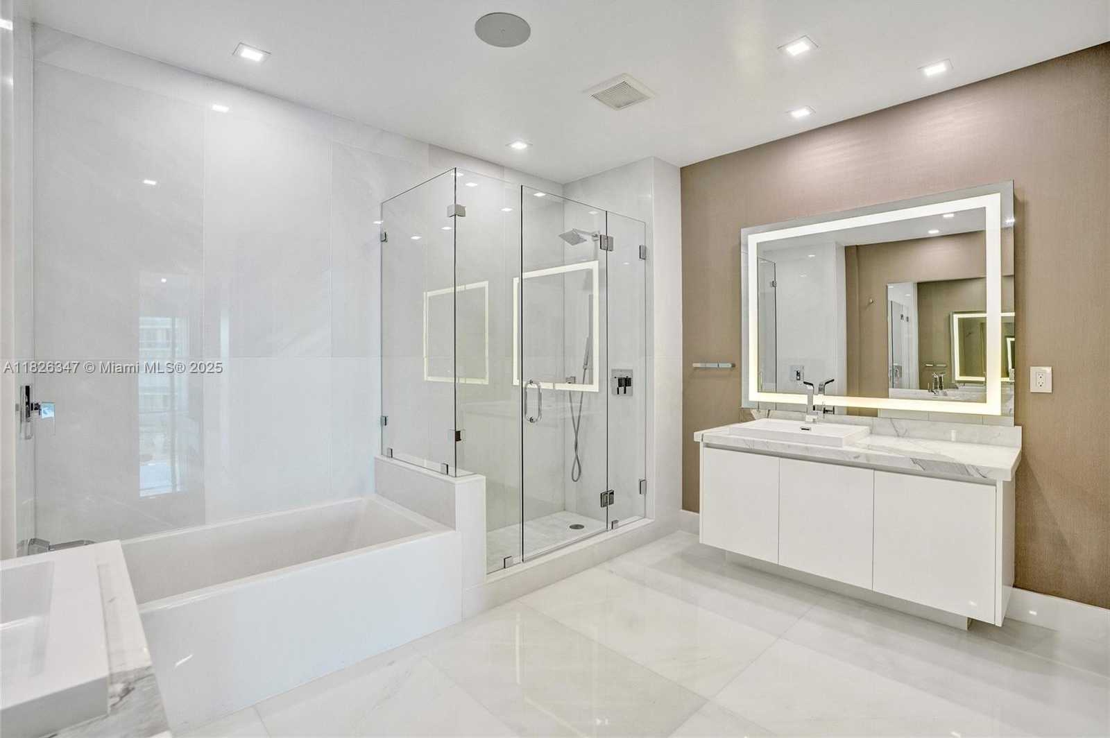 Small Image of 300 SUNNY ISLES BLVD #4-TS-04, Sunny Isles Beach Number 37