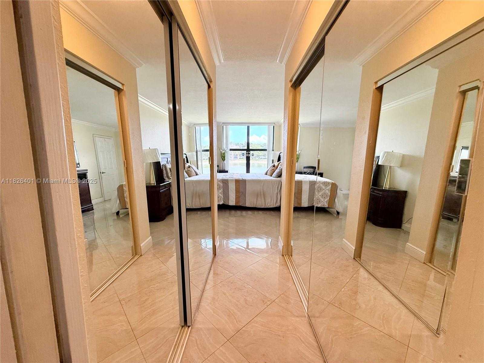 Small Image of 6404 CORAL LAKE DR #104, Margate Number 10