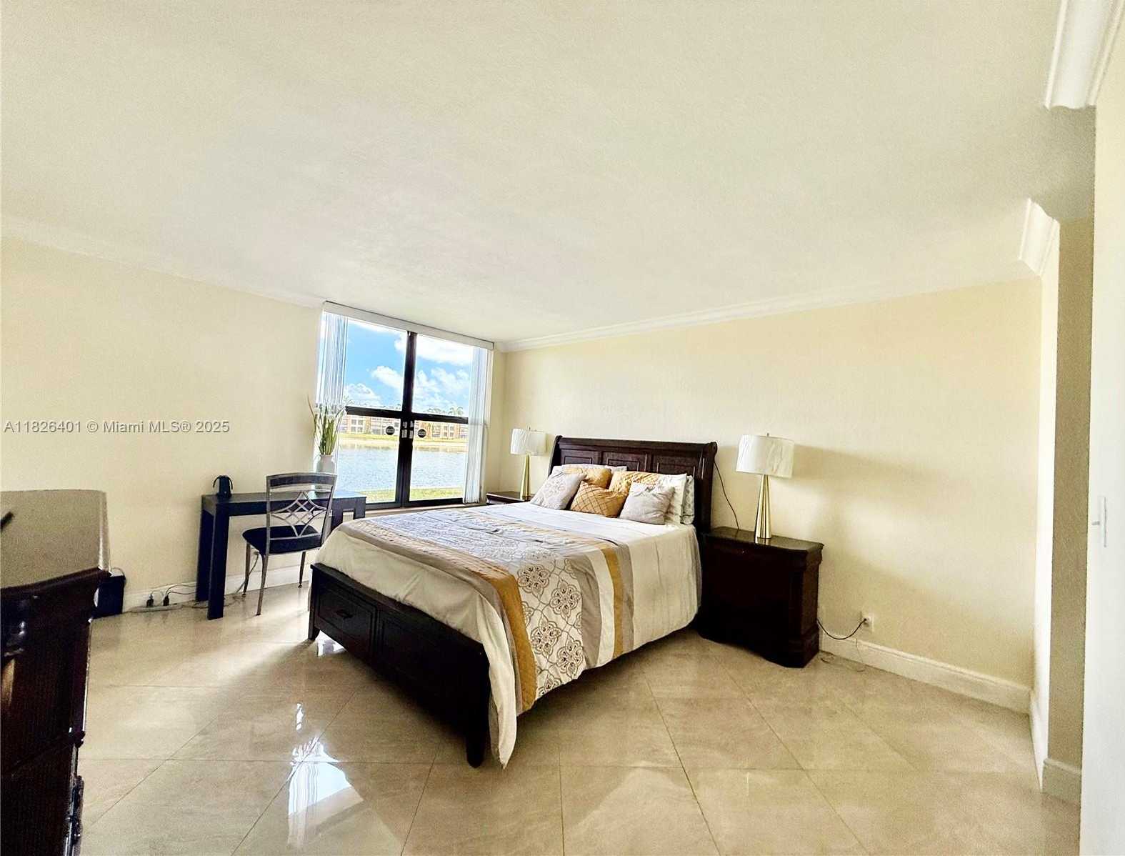 Small Image of 6404 CORAL LAKE DR #104, Margate Number 12