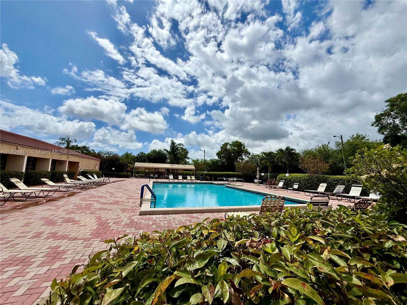 Small Image of 6404 CORAL LAKE DR #104, Margate Number 19