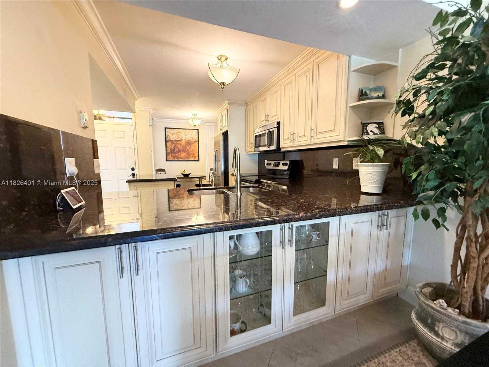 Small Image of 6404 CORAL LAKE DR #104, Margate Number 4