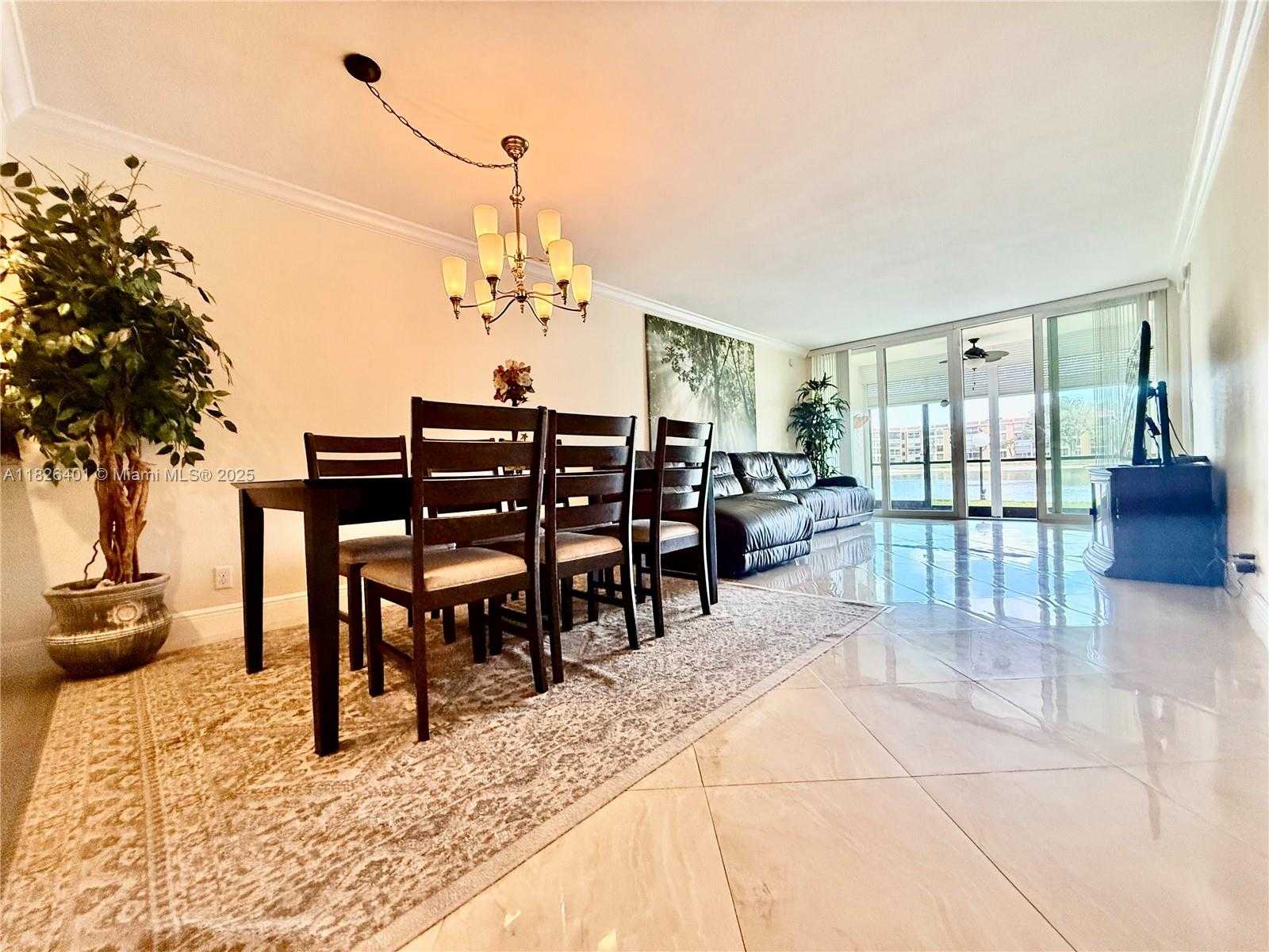 Small Image of 6404 CORAL LAKE DR #104, Margate Number 5