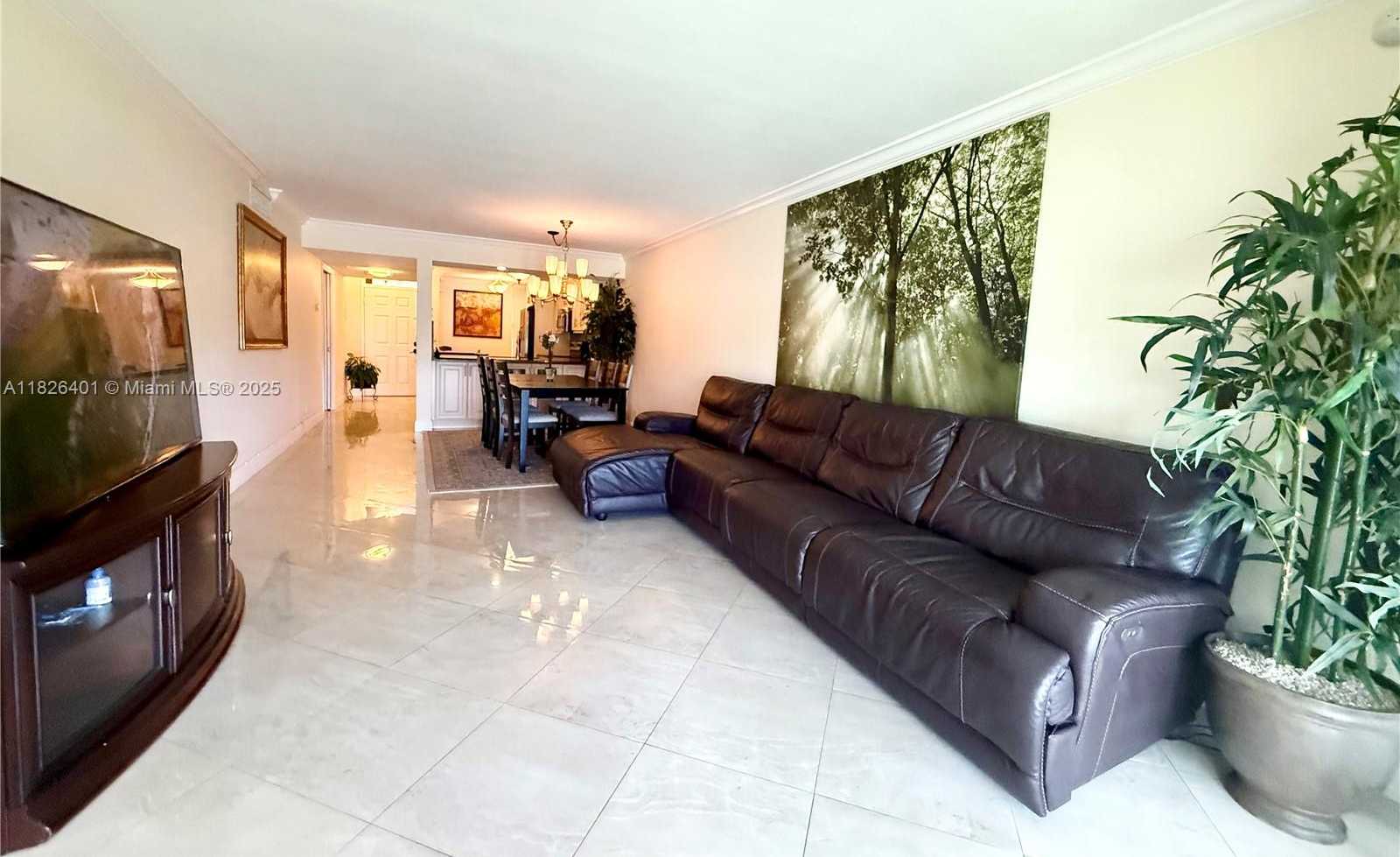 Small Image of 6404 CORAL LAKE DR #104, Margate Number 7