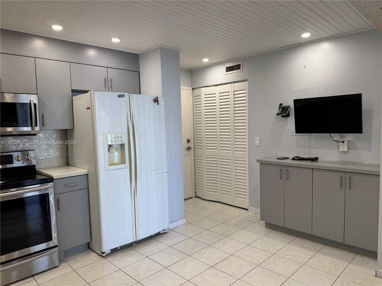 Small Image of 2851 NORTH EAST 183RD ST #1903E, Aventura Number 16