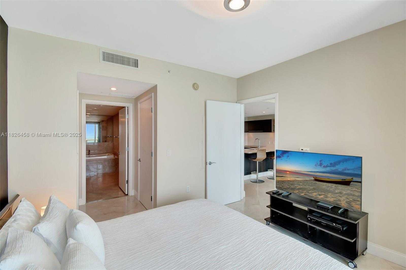 Small Image of 17001 COLLINS AVE #2006, Sunny Isles Beach Number 13