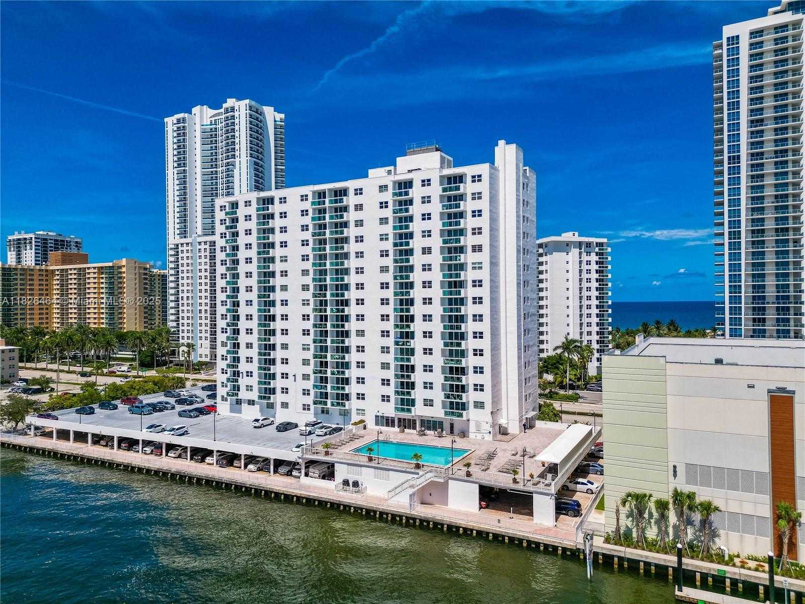 Small Image of 3000 SOUTH OCEAN DR #702, Hollywood Number 2