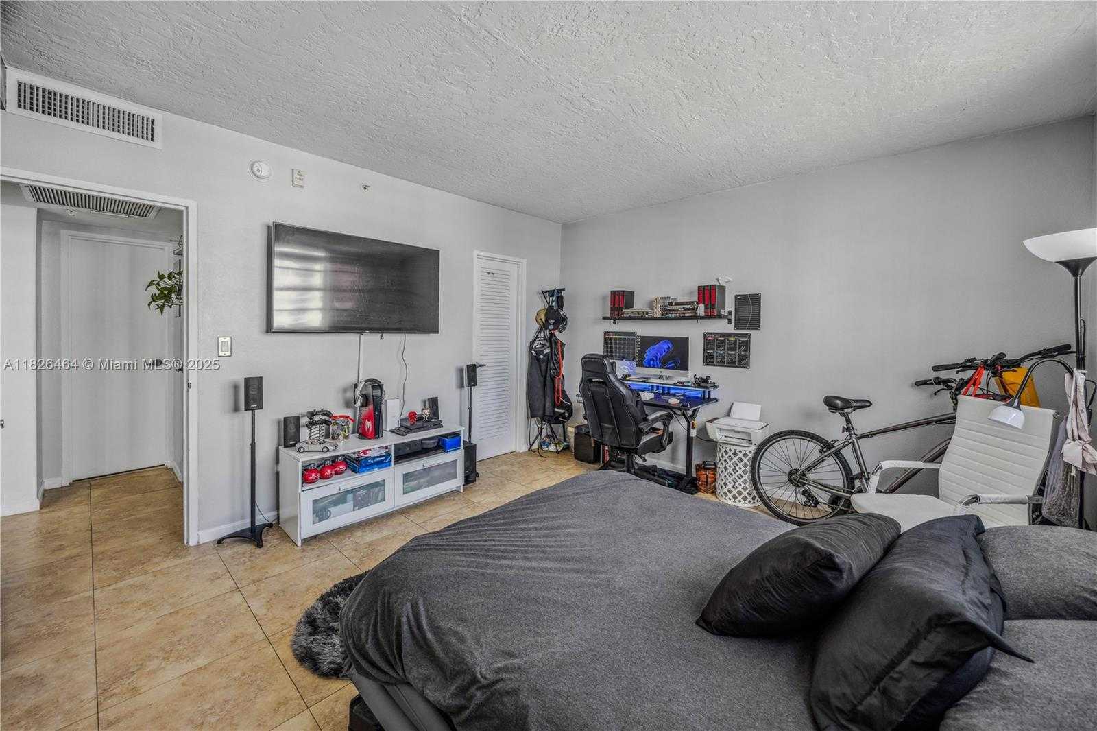 Small Image of 3000 SOUTH OCEAN DR #702, Hollywood Number 27