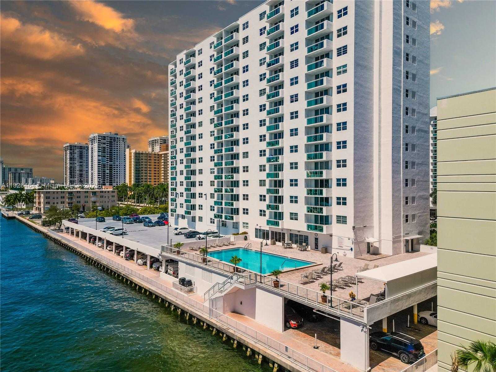 Small Image of 3000 SOUTH OCEAN DR #702, Hollywood Number 3