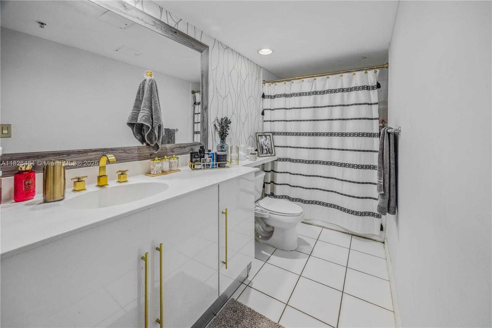 Small Image of 3000 SOUTH OCEAN DR #702, Hollywood Number 30