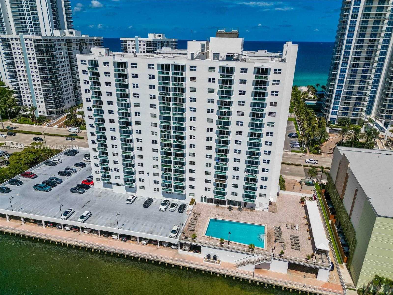 Small Image of 3000 SOUTH OCEAN DR #702, Hollywood Number 39