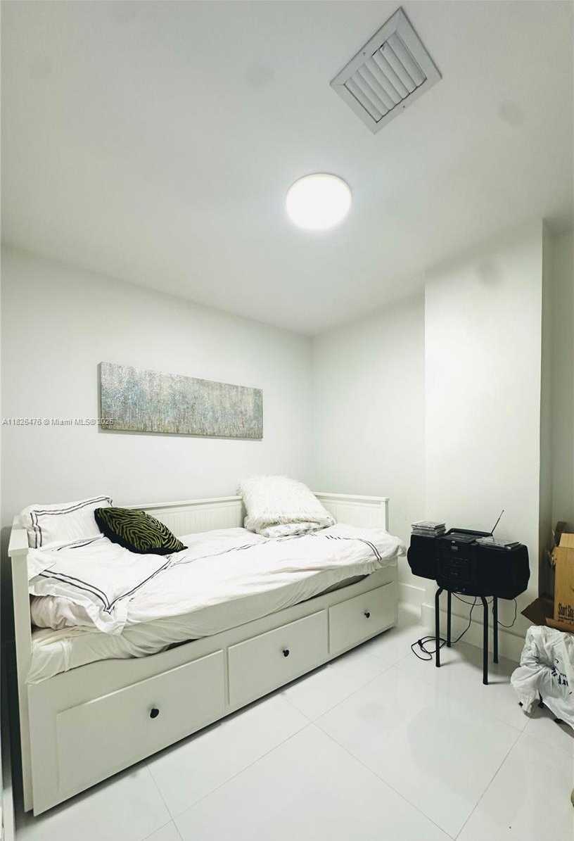 Small Image of 19390 COLLINS AVE #911, Sunny Isles Beach Number 25