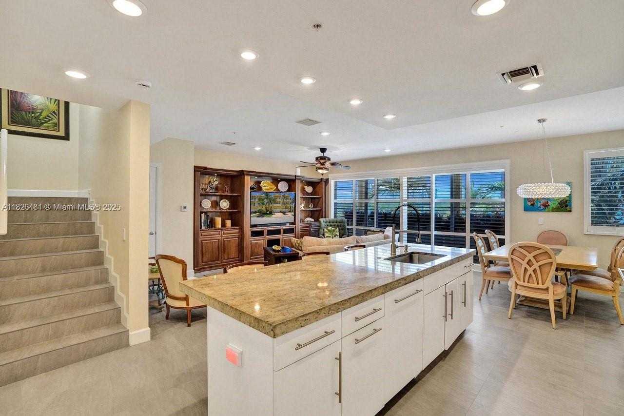 Small Image of 346 NORTH ELM ST #A-10, Hollywood Number 12