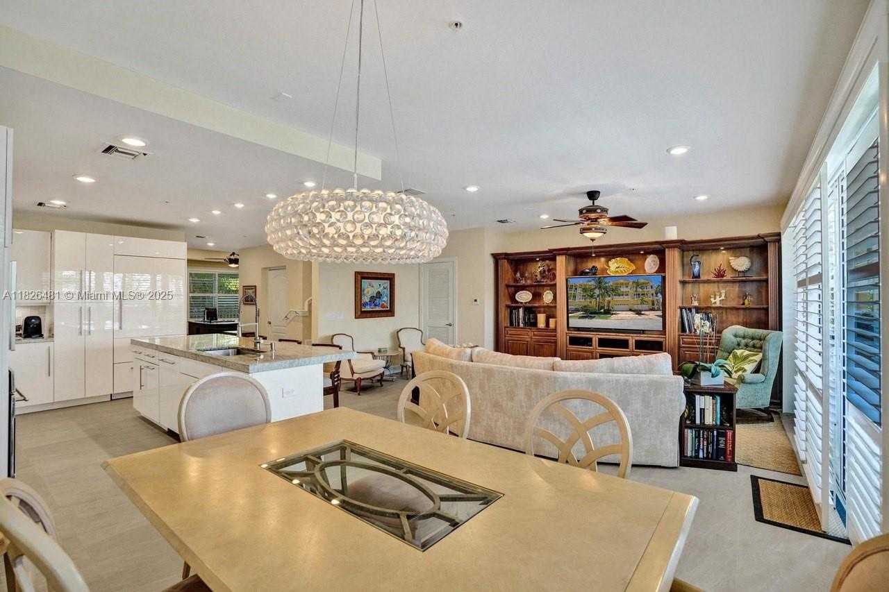Small Image of 346 NORTH ELM ST #A-10, Hollywood Number 16