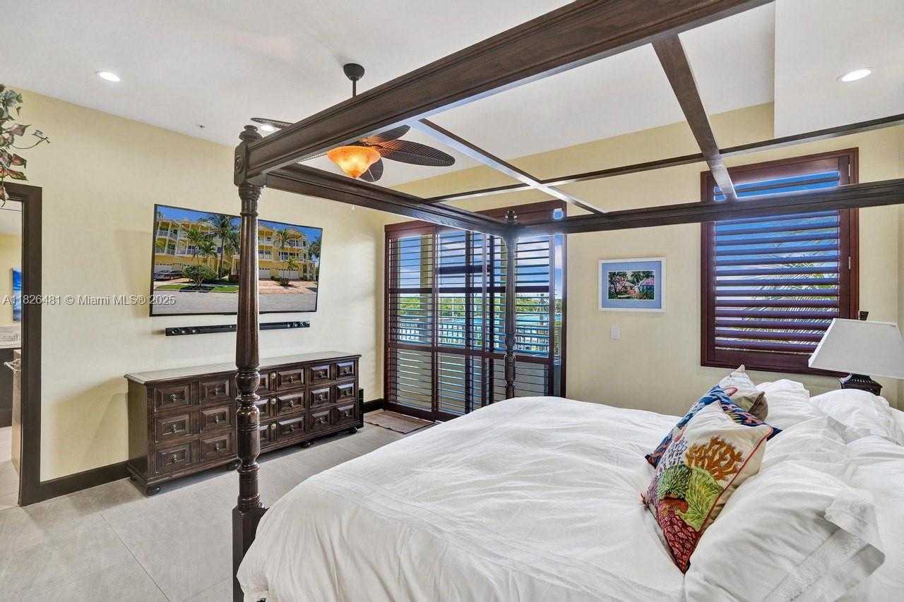 Small Image of 346 NORTH ELM ST #A-10, Hollywood Number 28