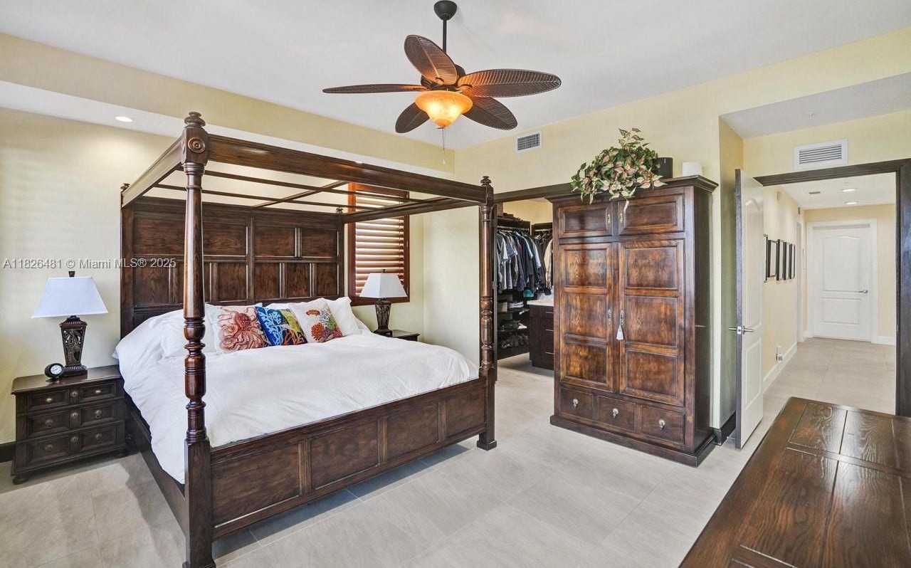 Small Image of 346 NORTH ELM ST #A-10, Hollywood Number 29