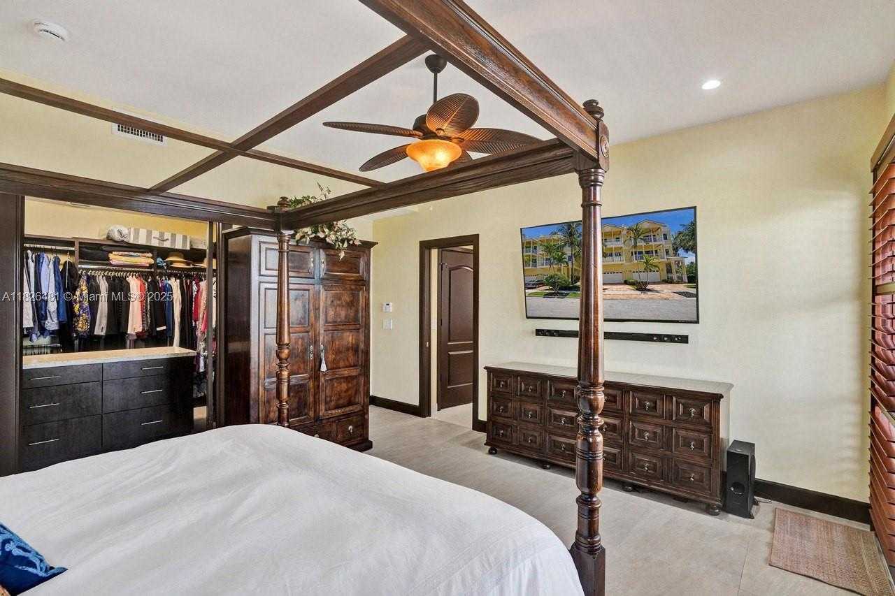 Small Image of 346 NORTH ELM ST #A-10, Hollywood Number 30