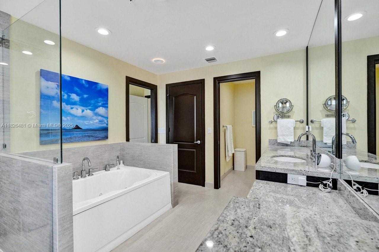 Small Image of 346 NORTH ELM ST #A-10, Hollywood Number 35