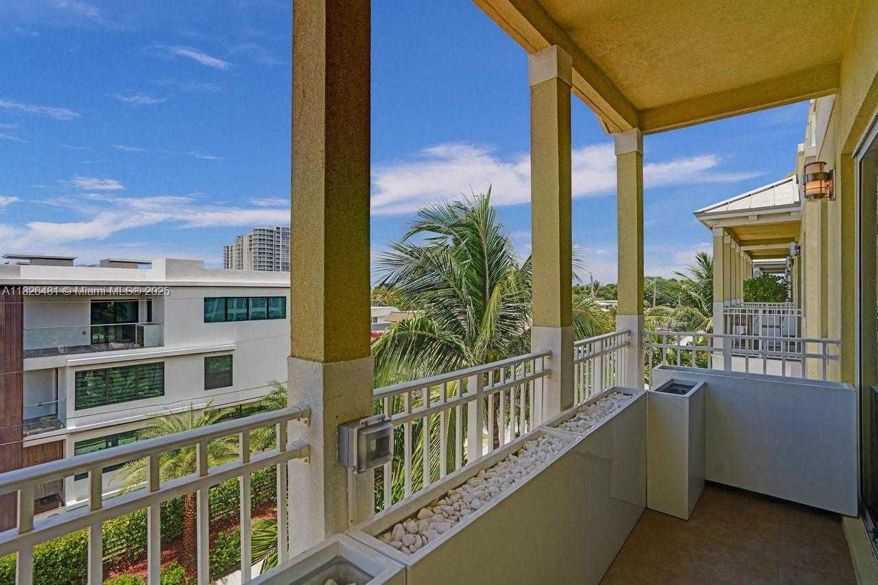 Small Image of 346 NORTH ELM ST #A-10, Hollywood Number 38