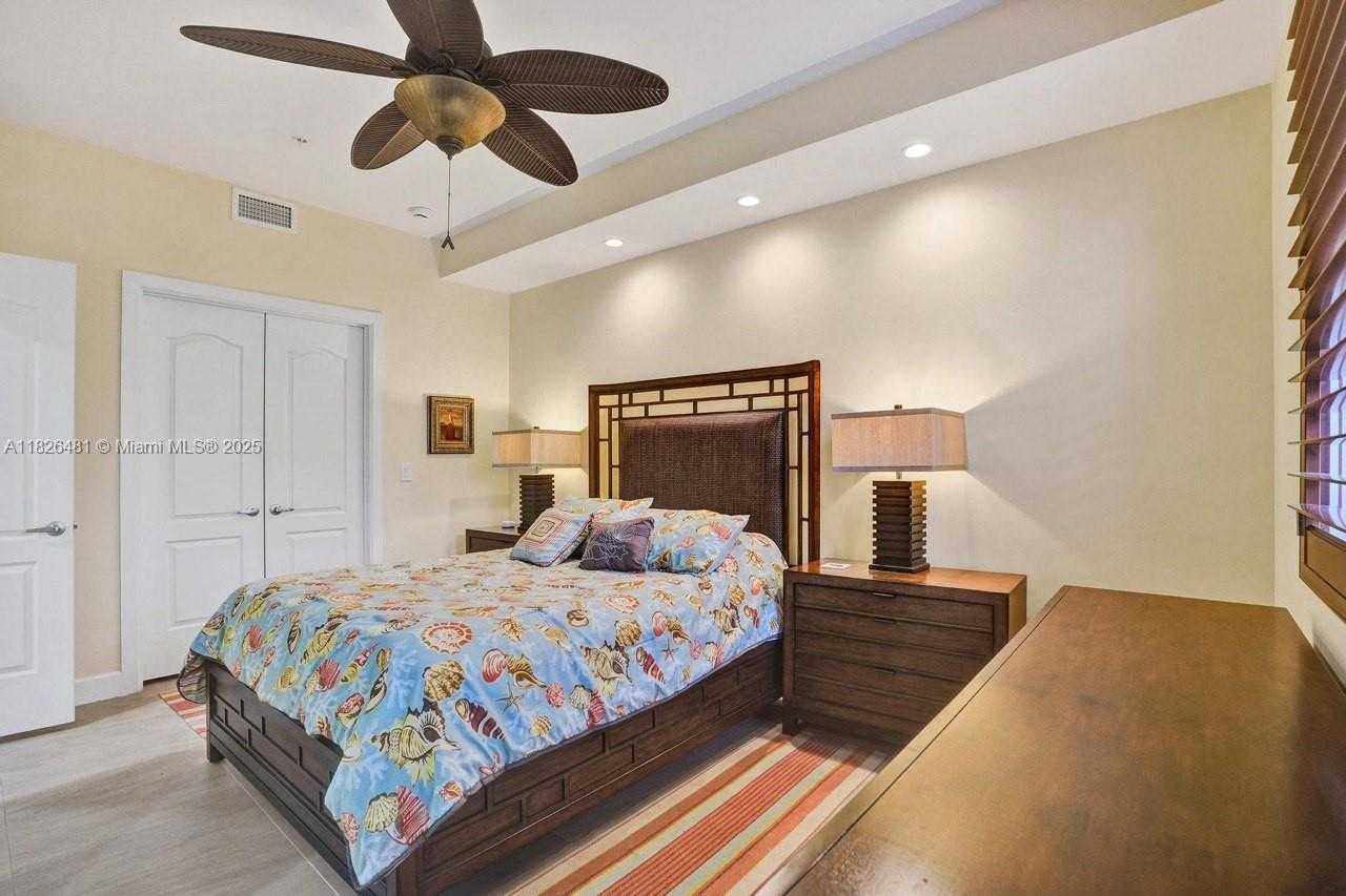 Small Image of 346 NORTH ELM ST #A-10, Hollywood Number 39