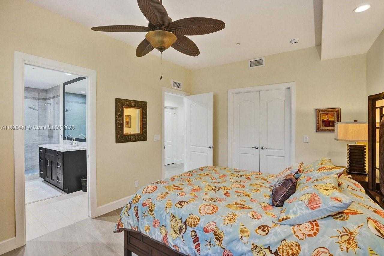 Small Image of 346 NORTH ELM ST #A-10, Hollywood Number 40
