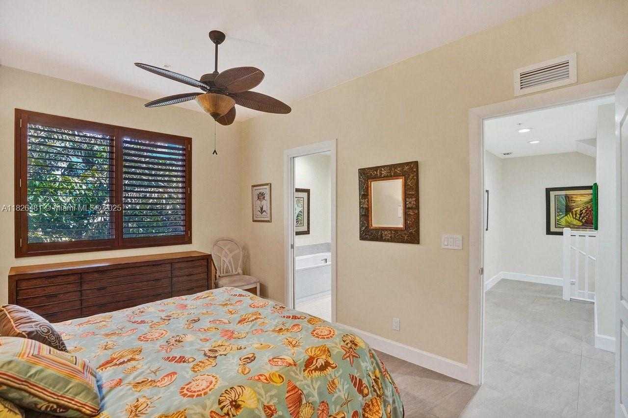Small Image of 346 NORTH ELM ST #A-10, Hollywood Number 41