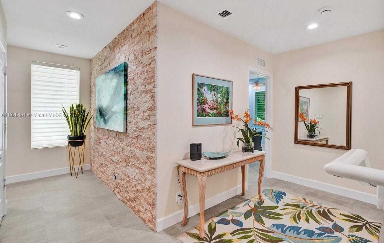 Small Image of 346 NORTH ELM ST #A-10, Hollywood Number 49