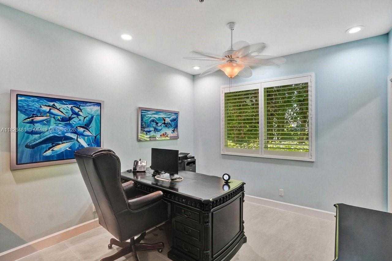 Small Image of 346 NORTH ELM ST #A-10, Hollywood Number 53