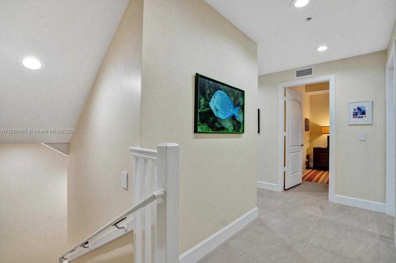 Small Image of 346 NORTH ELM ST #A-10, Hollywood Number 59