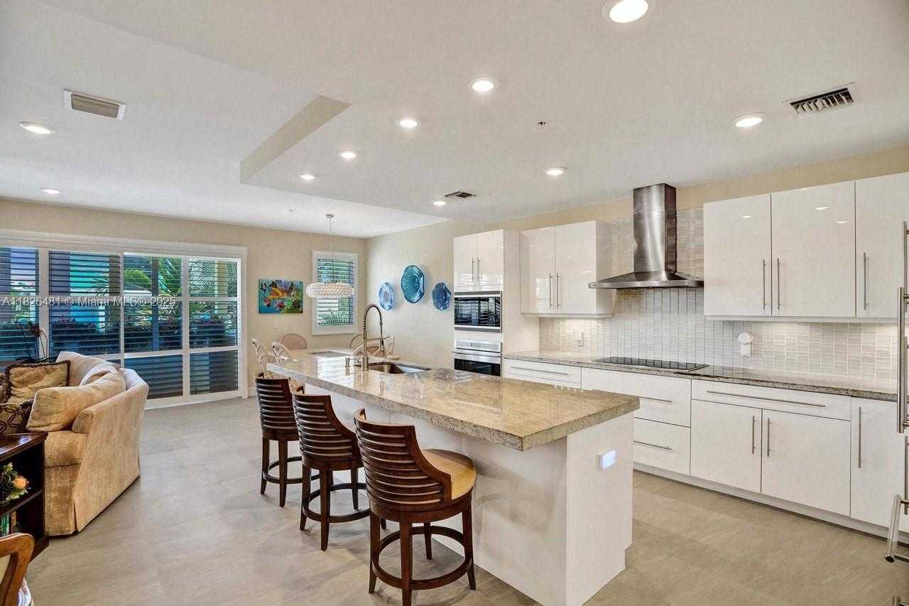 Small Image of 346 NORTH ELM ST #A-10, Hollywood Number 7