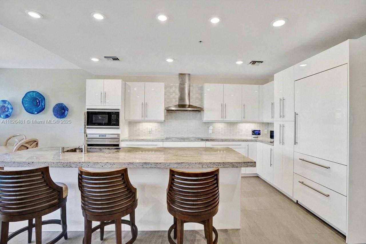 Small Image of 346 NORTH ELM ST #A-10, Hollywood Number 9