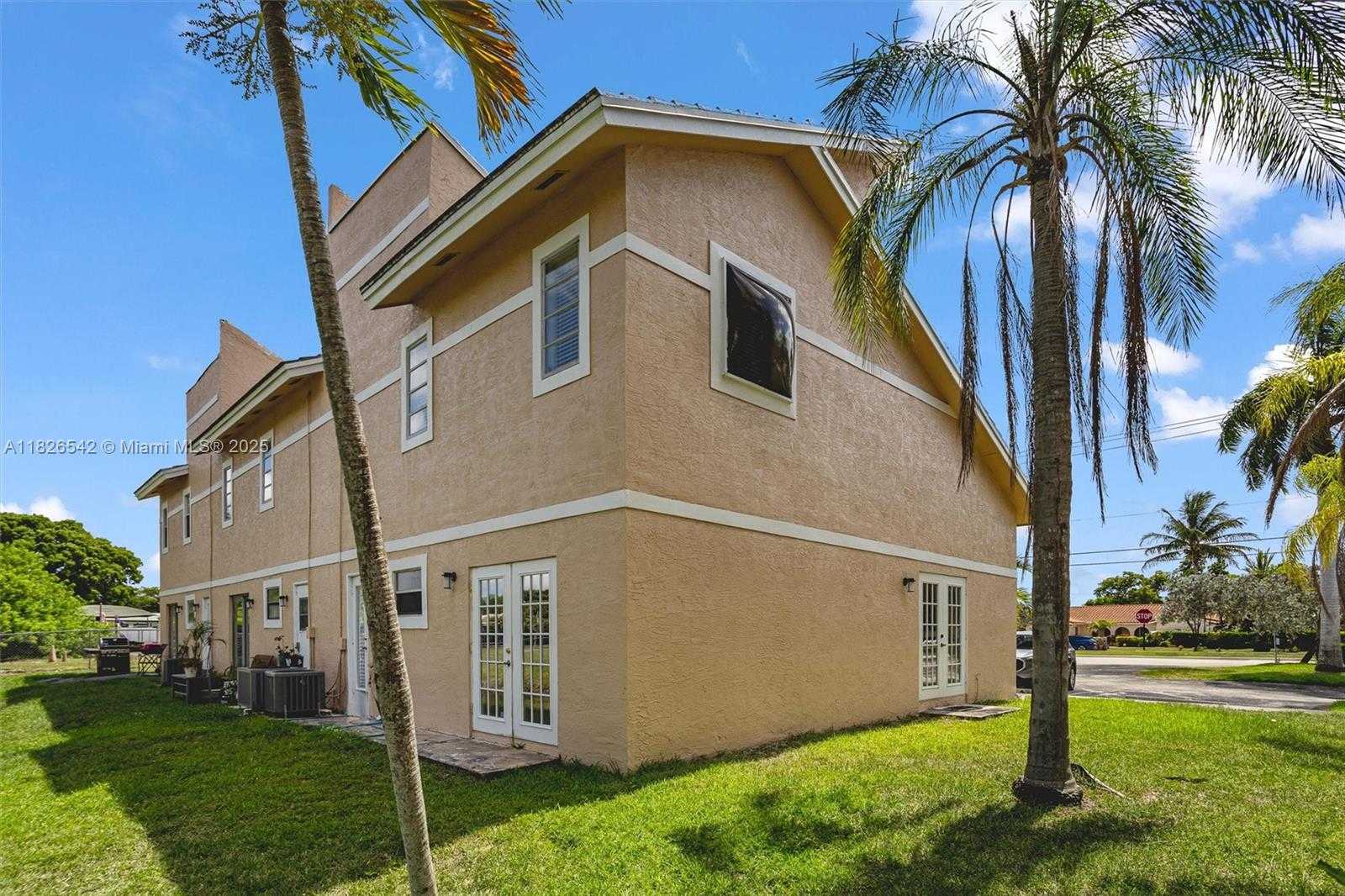 Small Image of 3931 CORAL SPRINGS DR #26, Coral Springs Number 25