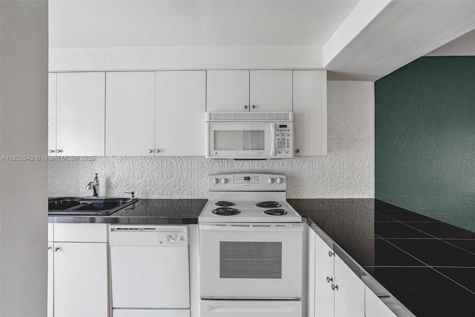 Small Image of 3931 CORAL SPRINGS DR #26, Coral Springs Number 7