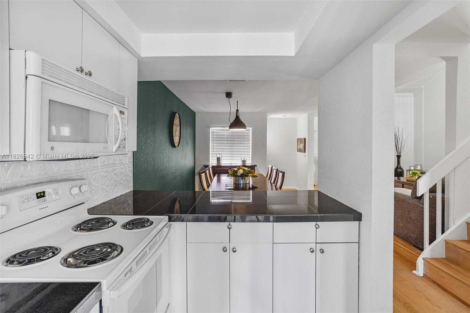 Small Image of 3931 CORAL SPRINGS DR #26, Coral Springs Number 8