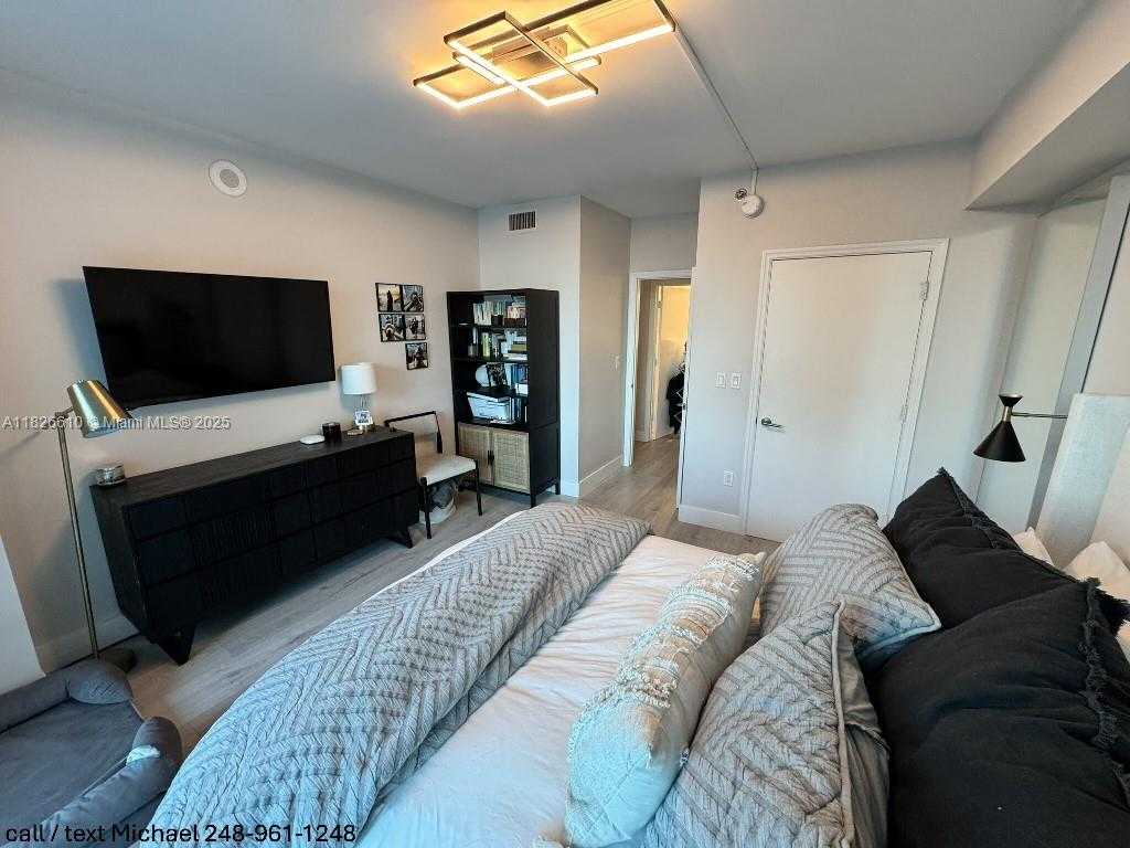 Small Image of 500 BRICKELL AVE #3803, Miami Number 13