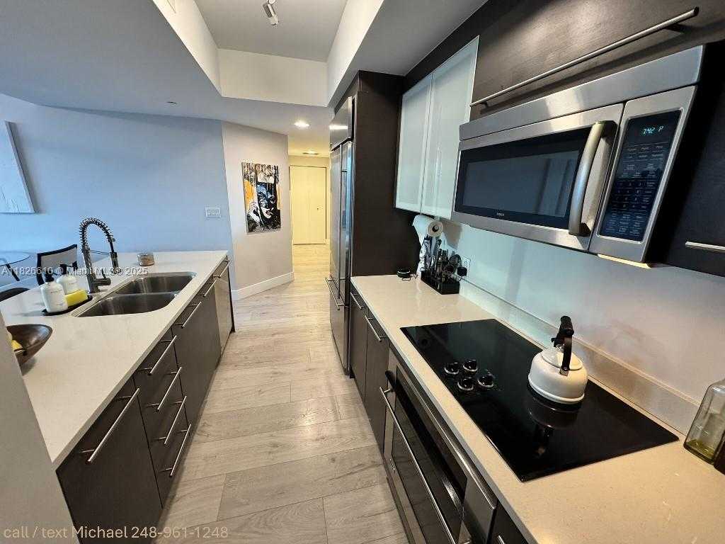 Small Image of 500 BRICKELL AVE #3803, Miami Number 4