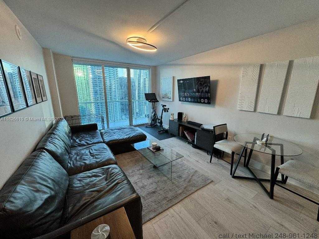Small Image of 500 BRICKELL AVE #3803, Miami Number 7