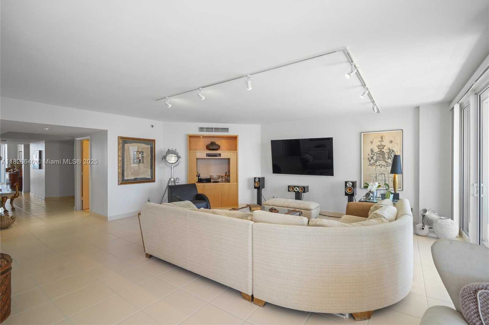 Small Image of 7000 ISLAND BLVD #2909, Aventura Number 10