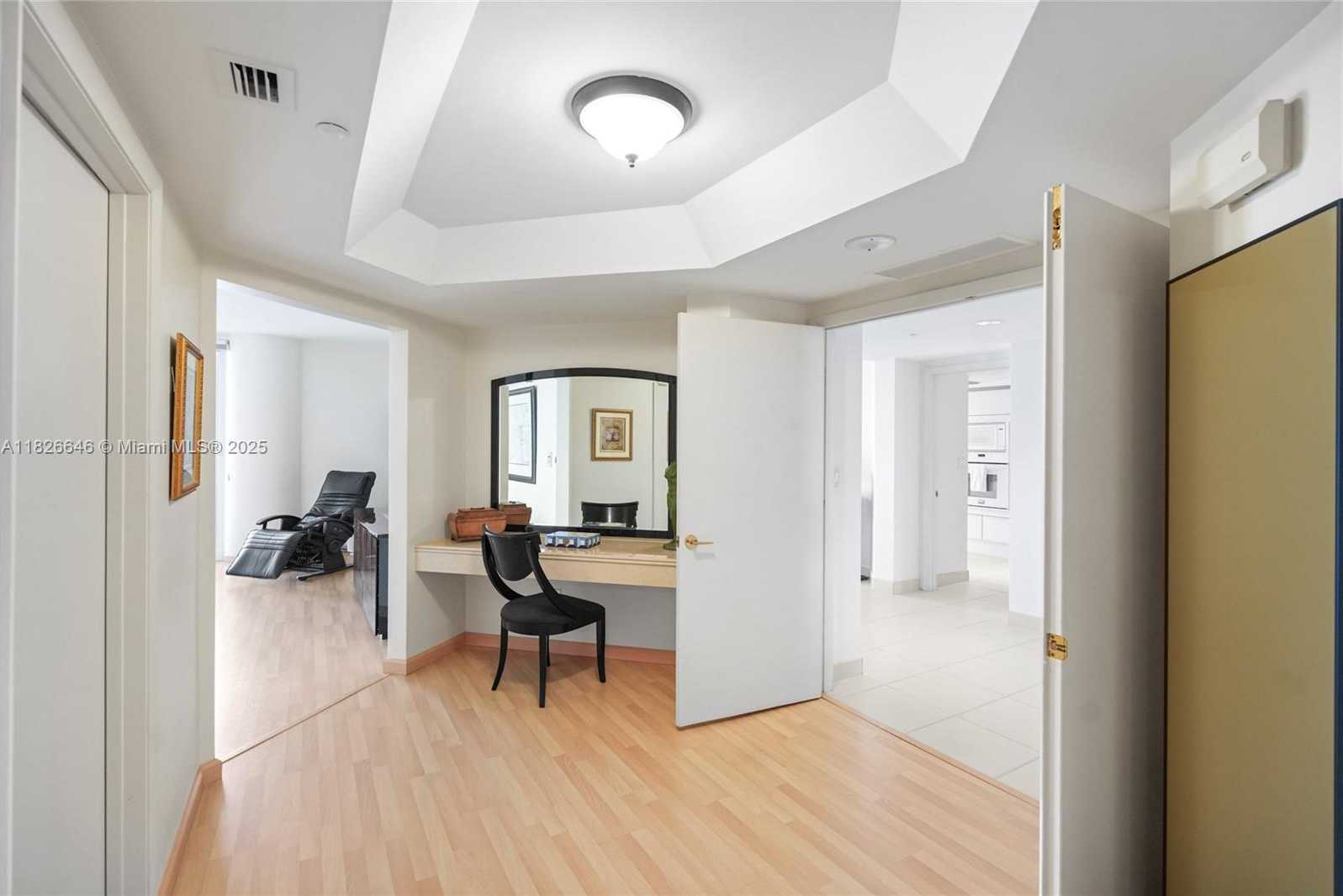 Small Image of 7000 ISLAND BLVD #2909, Aventura Number 25