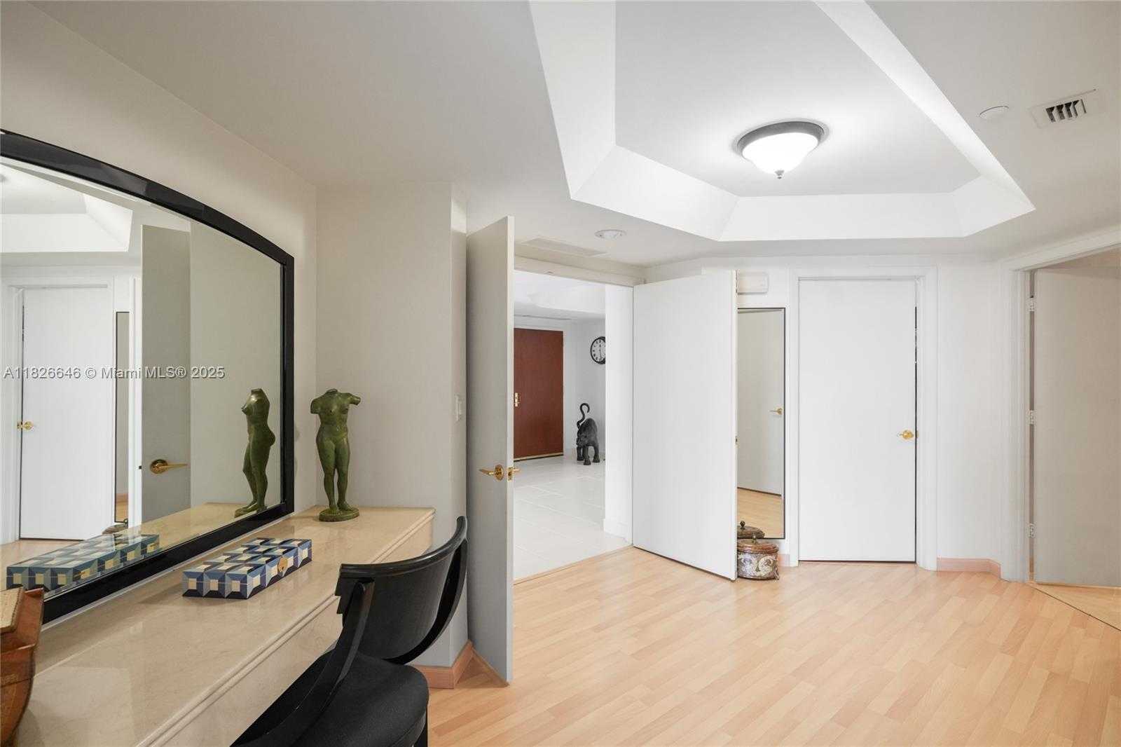 Small Image of 7000 ISLAND BLVD #2909, Aventura Number 26