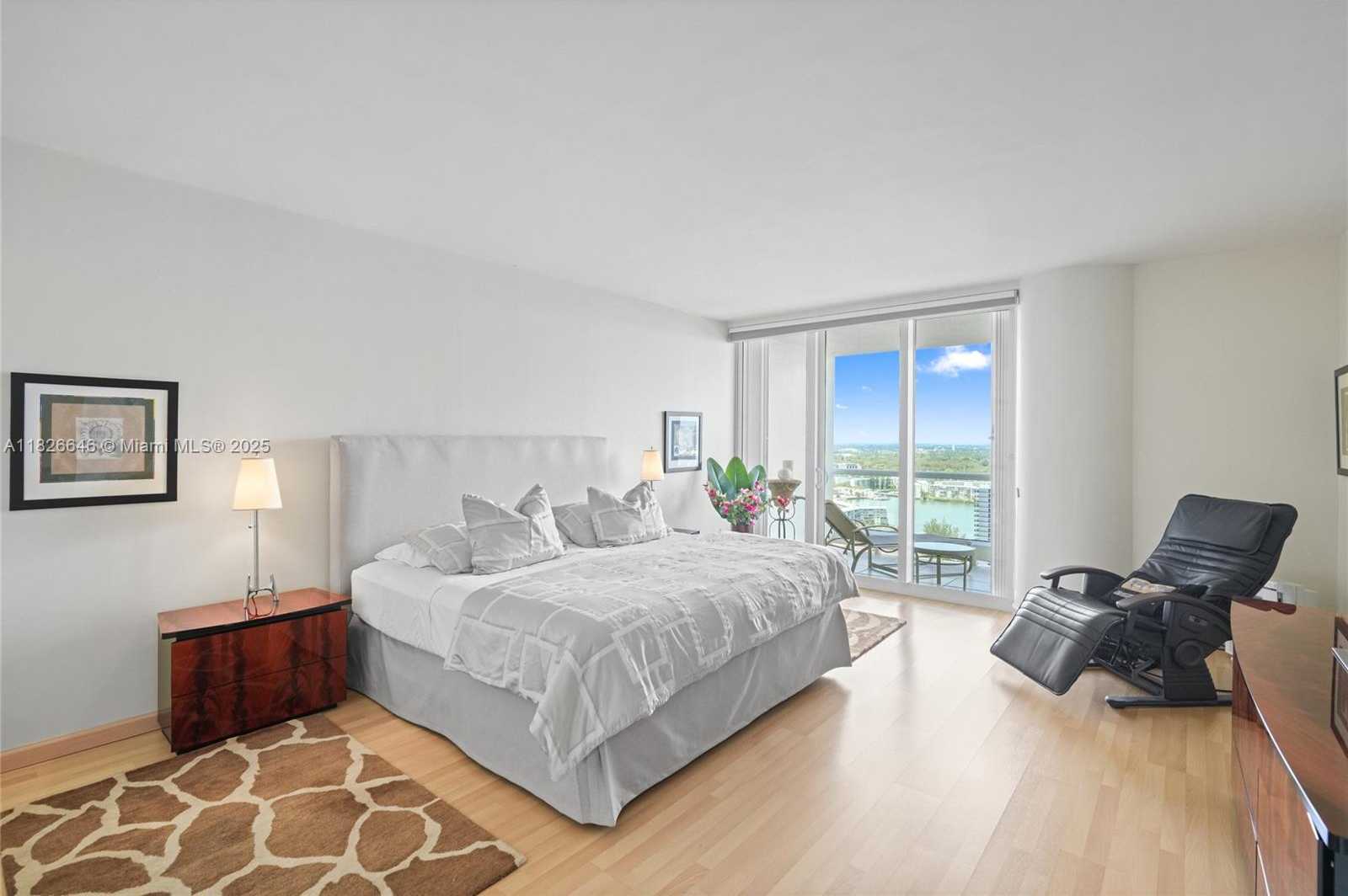 Small Image of 7000 ISLAND BLVD #2909, Aventura Number 27