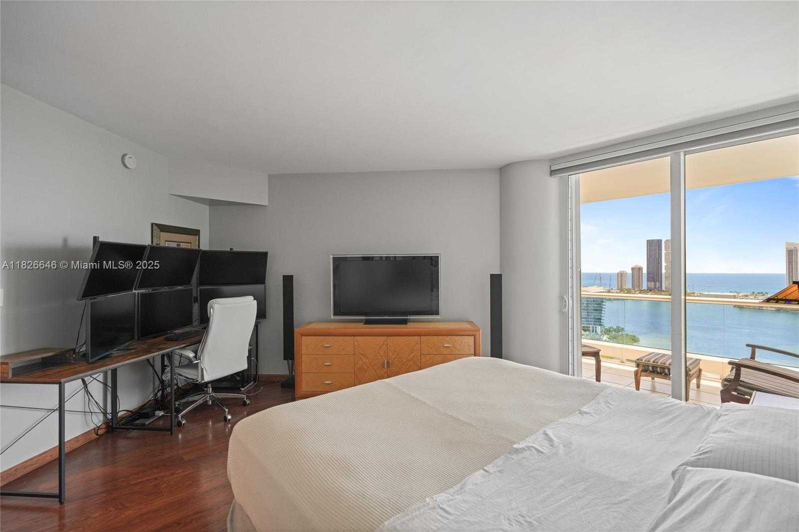 Small Image of 7000 ISLAND BLVD #2909, Aventura Number 38