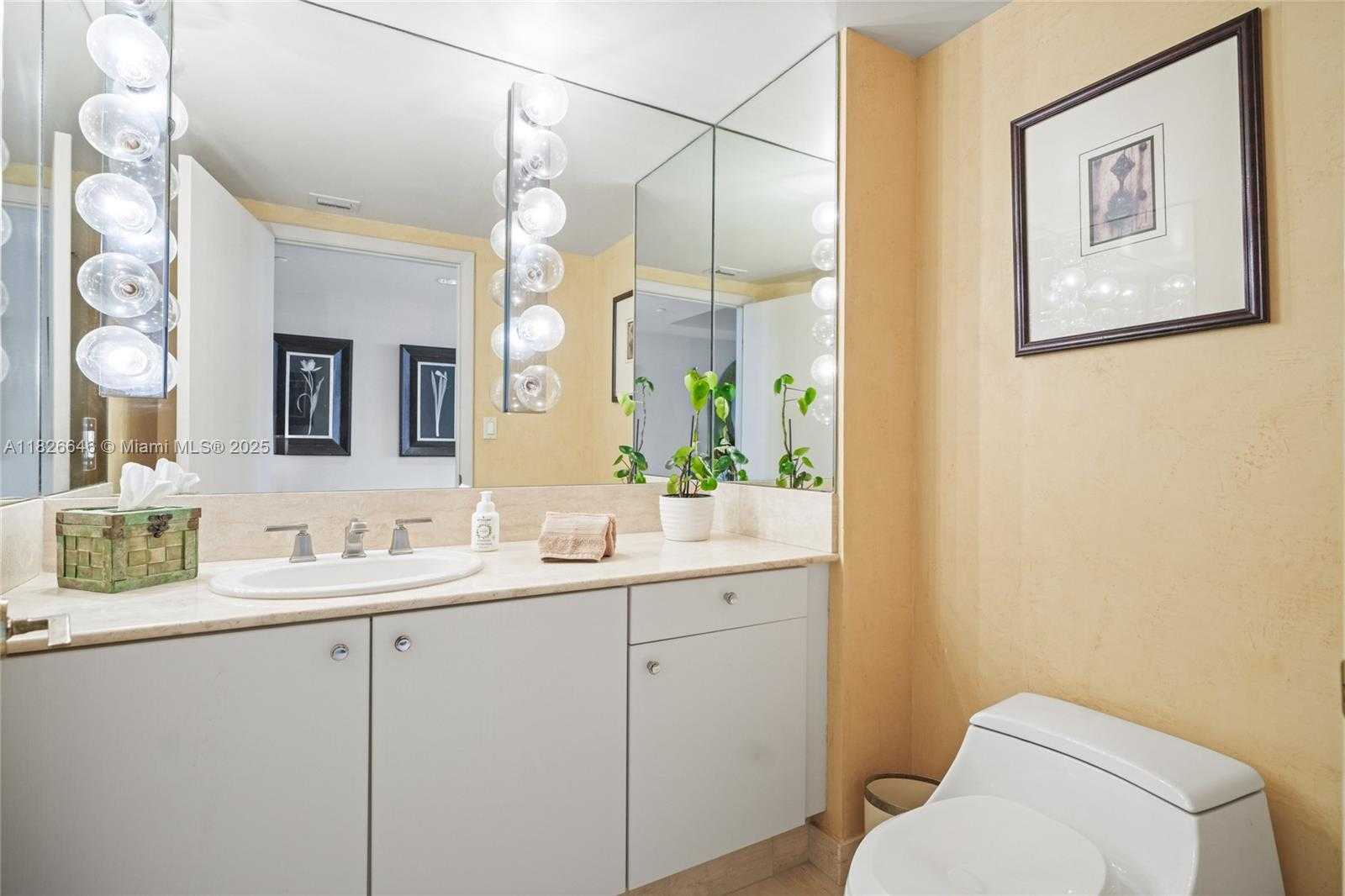 Small Image of 7000 ISLAND BLVD #2909, Aventura Number 6