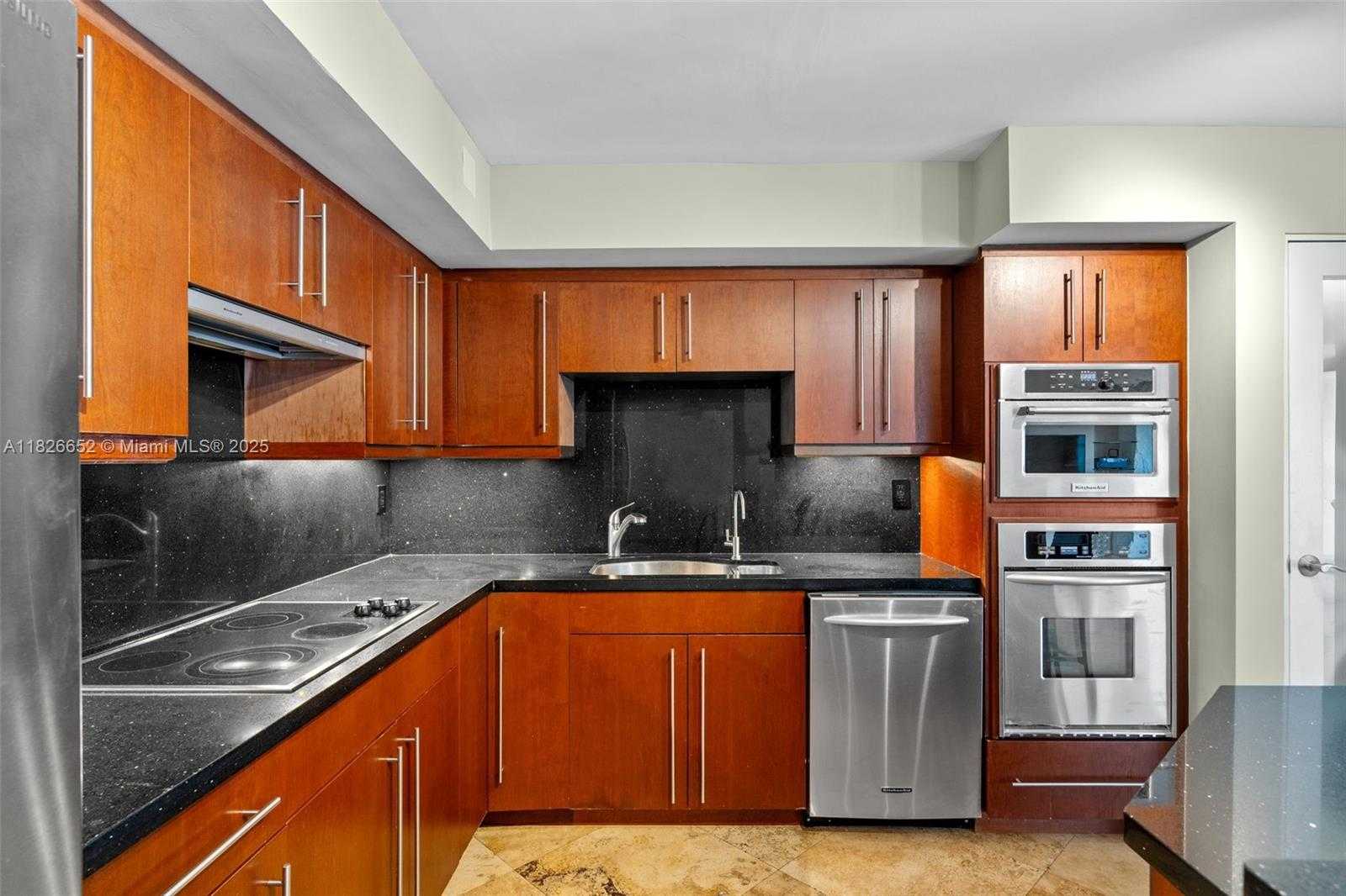 Small Image of 1901 BRICKELL AVE #B1713, Miami Number 10