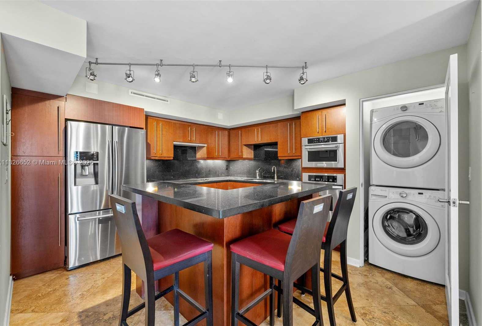 Small Image of 1901 BRICKELL AVE #B1713, Miami Number 12