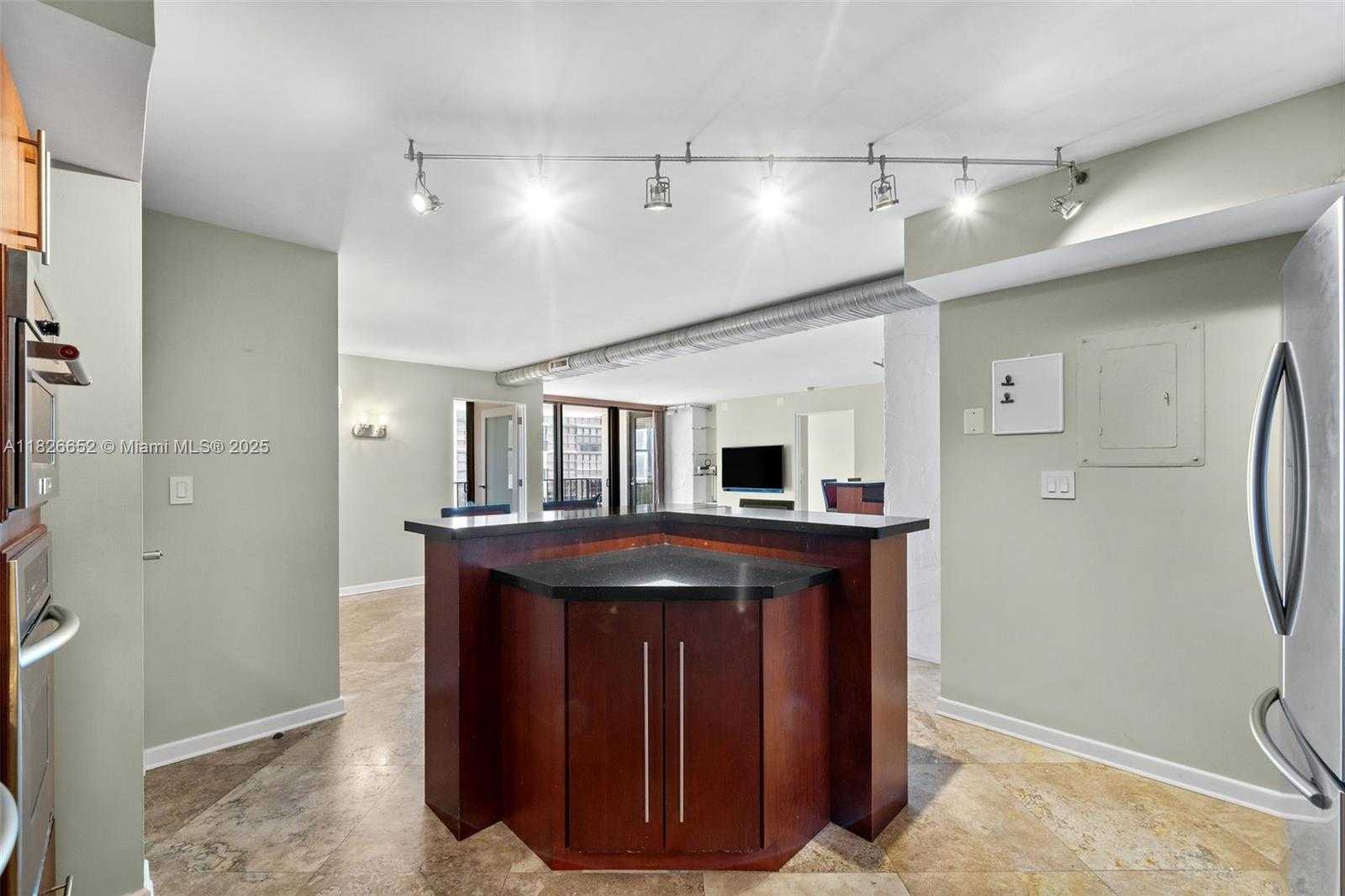Small Image of 1901 BRICKELL AVE #B1713, Miami Number 13